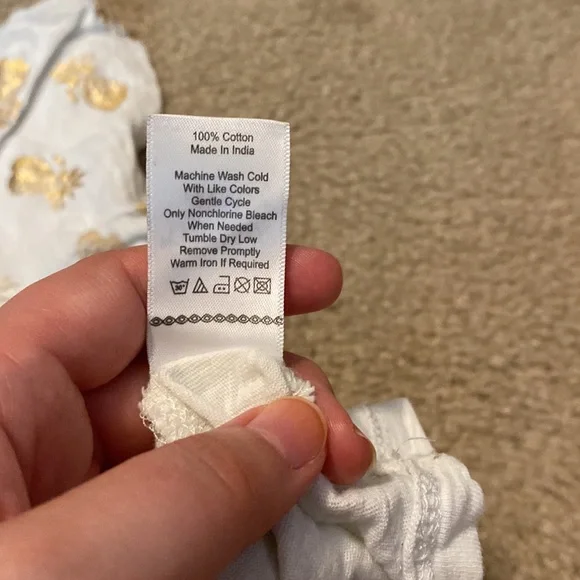 Gold foil pineapple t-shirt - Picture 8 of 8